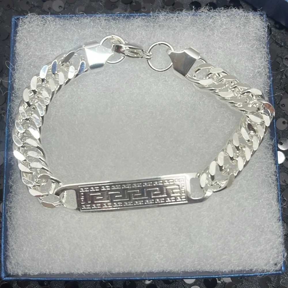New stainless steel bracelet with modern design for men  size 8” Long